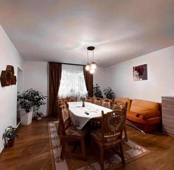 آپارتمان 2 خوابه, Casa Irina