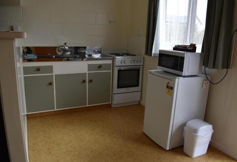 Семейный Номер, Pukenui Lodge Motel