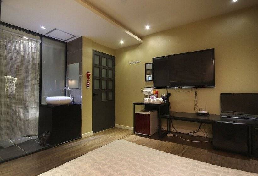اتاق استاندارد, Mvg Motel