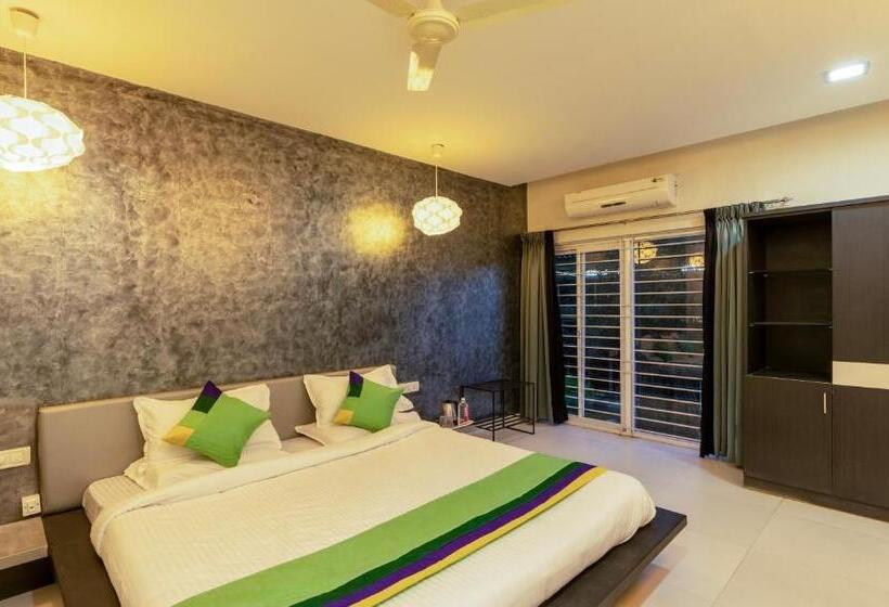 Номер Deluxe, Treebo Midvalley Residence