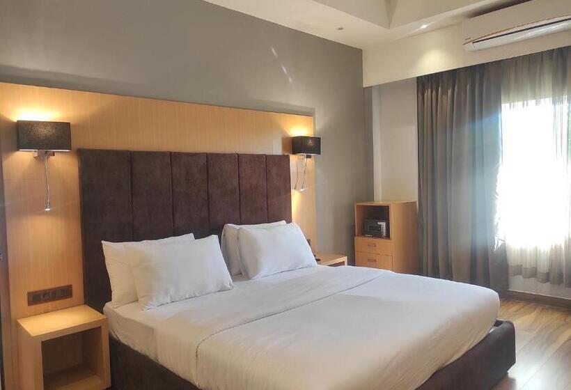 Люкс, Padmini Resorts