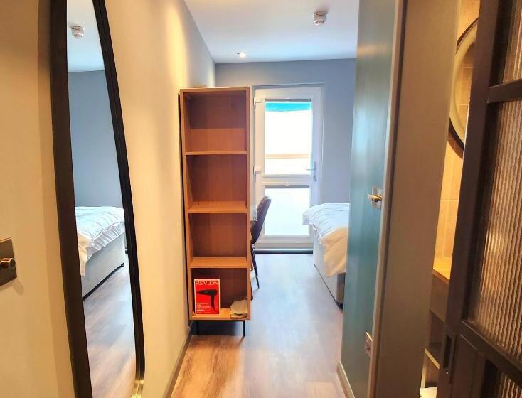 Номер Deluxe, Pinnacle Suites