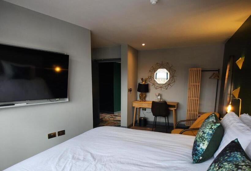 Люкс Вид на Море, Pinnacle Suites