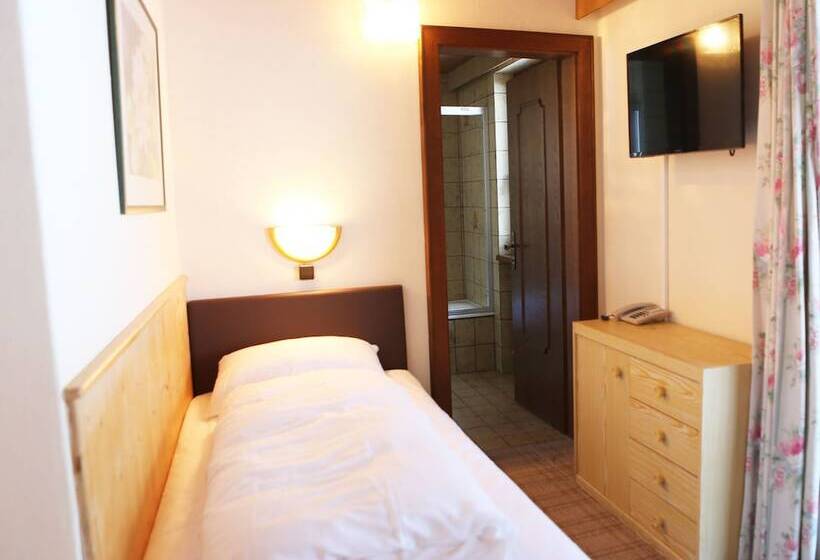 Номер Стандарт Трехместный, Gasthof Pension Madseiterhof