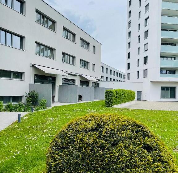 Студия Стандарт, Swiss Bellevue