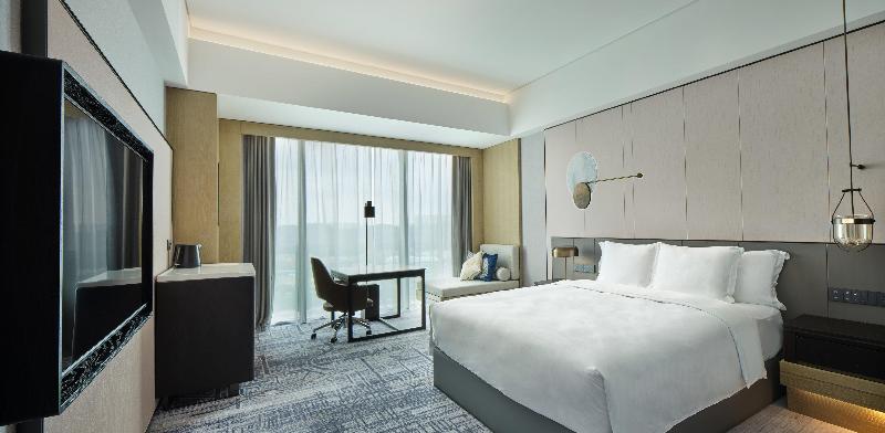 Номер Стандарт Кровать Кинг Адаптированный для Инвалидов, Crowne Plaza Jiangmen Binjiang, An Ihg