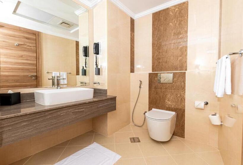 带大床的标准工作室, Pyramisa Hotel Apartments