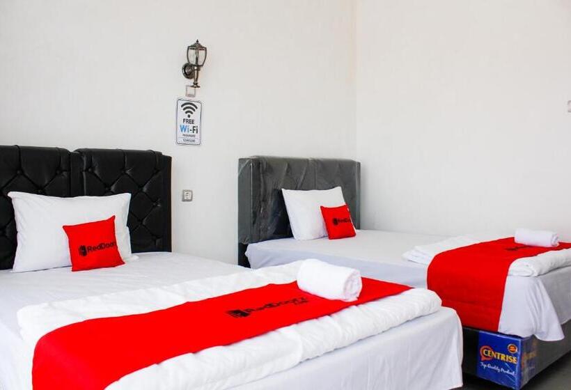 Номер Deluxe, Reddoorz Syariah Near Kawasan Wisata Gunung Prau Dieng