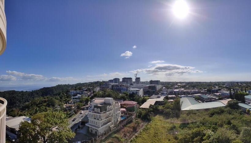 استودیو استاندارد با بالکن, Tagaytay Condo Staycation