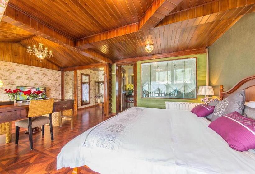 Номер Deluxe с Балконом, Lugu Lake In Love Inn Hostel
