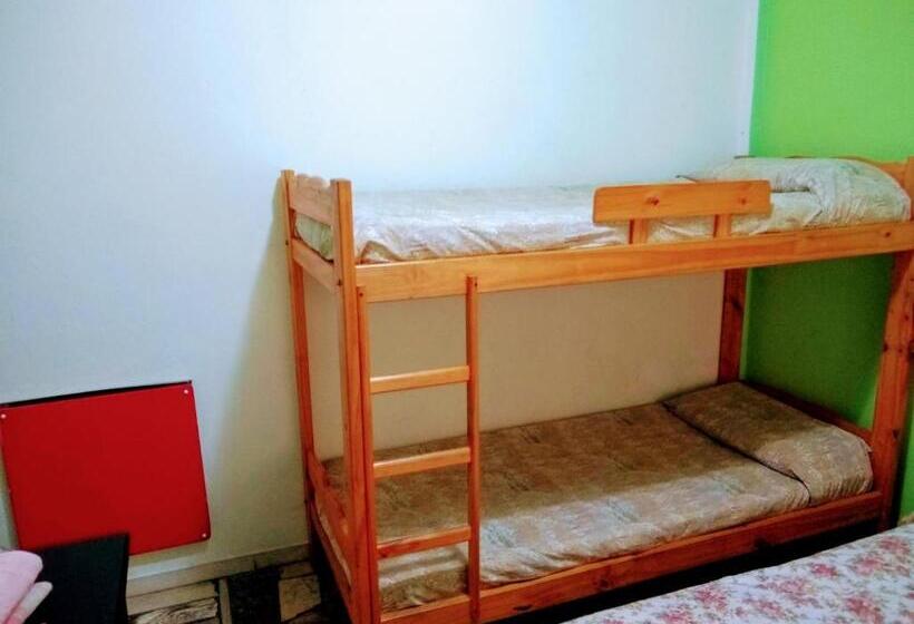 4인용 스탠다드 룸, Hostel Megaró
