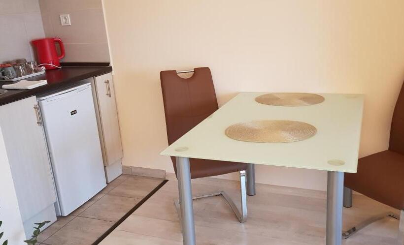 Апартаменты 1 Спальня, Rózsa Apartmanház