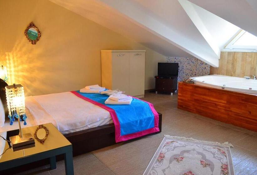 سوئیت جونیور با تراس, Butterfly Boutique Hotel Ağva