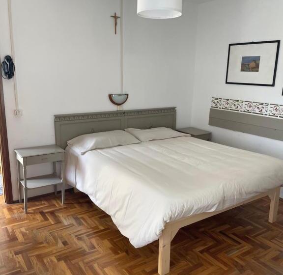 스탠다드 트리플 룸, Albergo Mologna