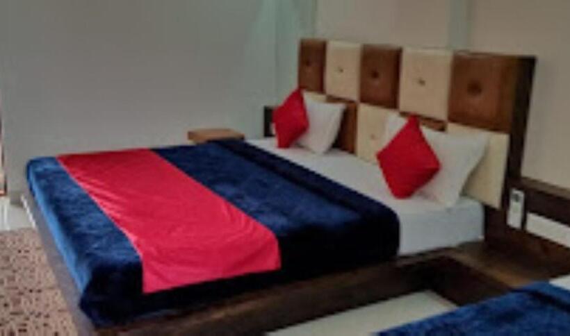 Номер Deluxe, Devraj Palace,maheshwar