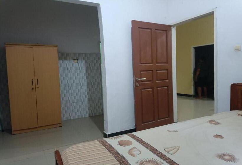 Номер Deluxe, Oyo 93408 Penginapan Annisya