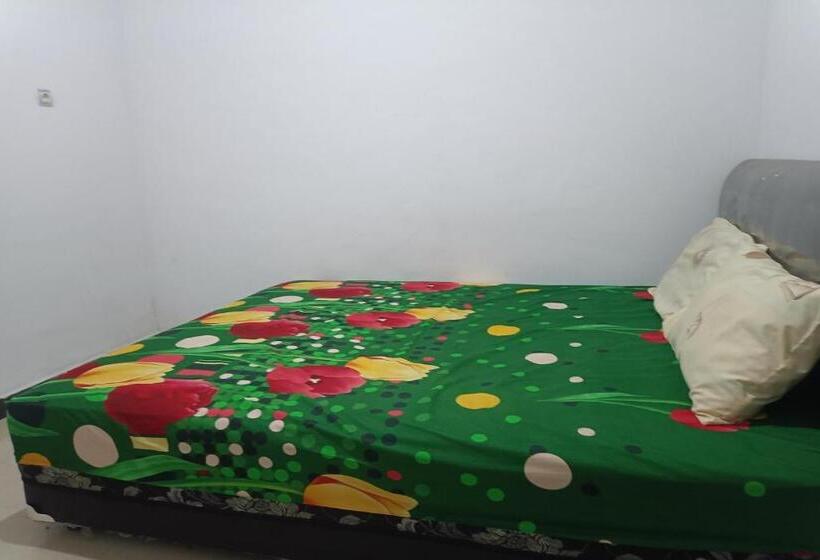 Номер Deluxe, Oyo 93408 Penginapan Annisya