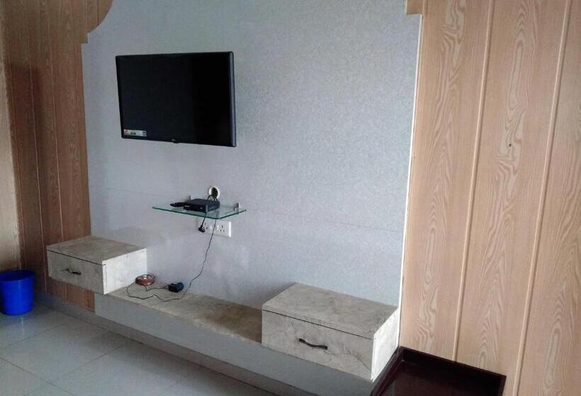 Трехместный Номер Классика, Oyo Flagship Hotel Pushpanjali