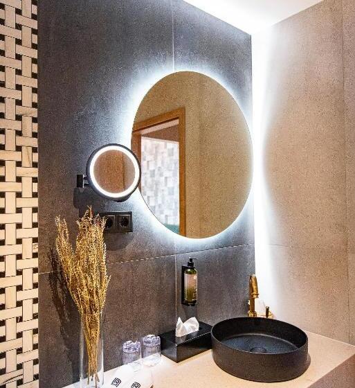 Полулюкс Вид на Сад, Bordűr Wellness Hotel Superior és Szőnyegmúzeum