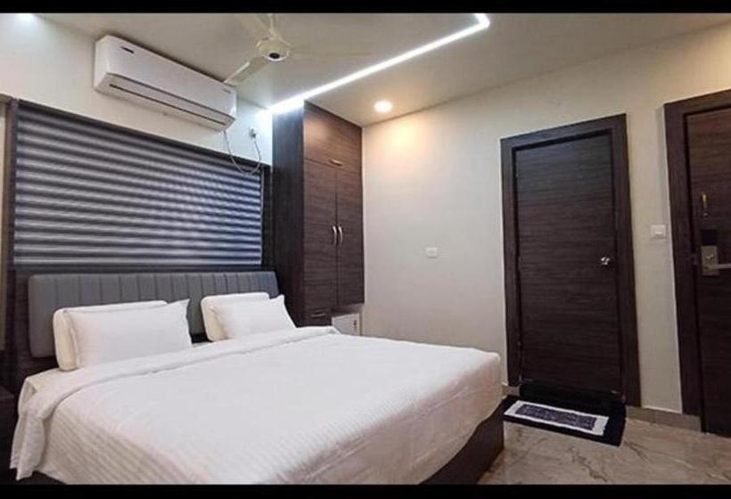 Номер Deluxe, Fabhotel Brk Iconic Residency