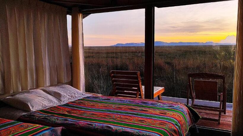 주니어 스위트, Titicaca Halso Los Uros