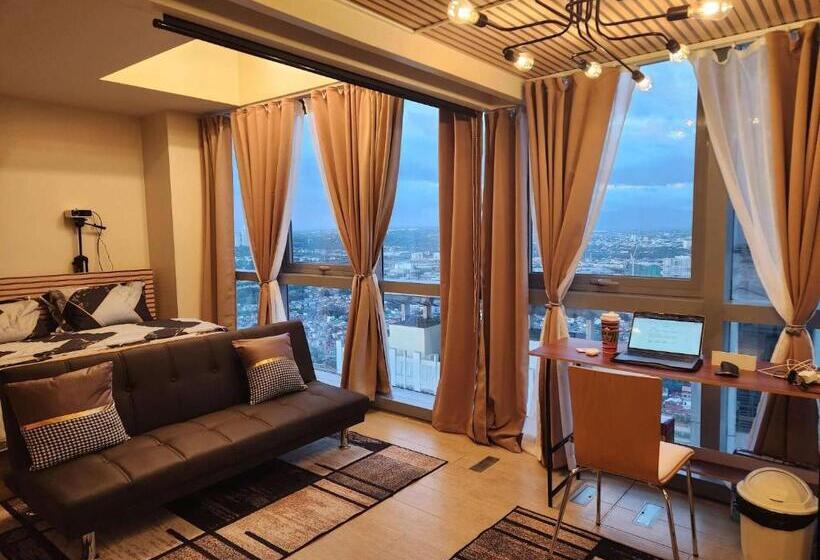 Студия Deluxe, Queen Bed, Sauna, Gym & Captivating Views