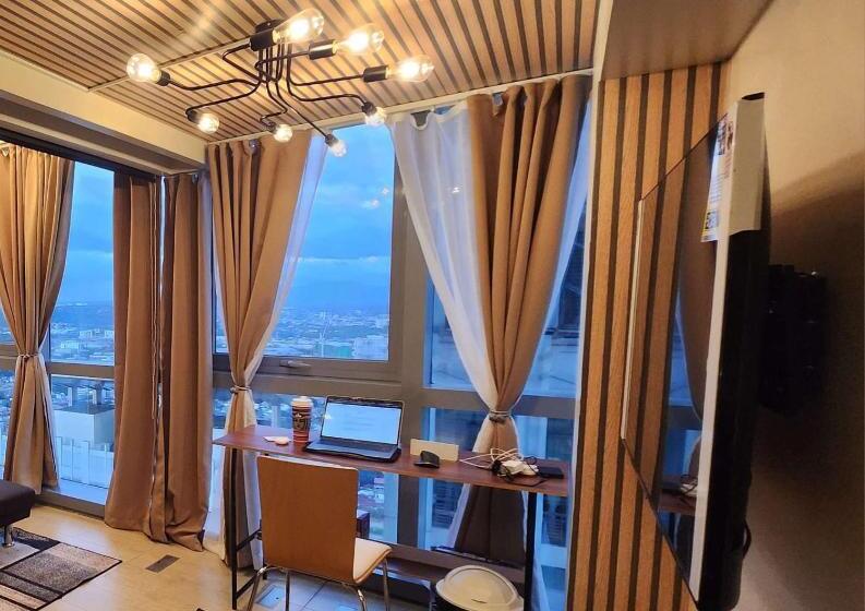 Студия Deluxe, Queen Bed, Sauna, Gym & Captivating Views
