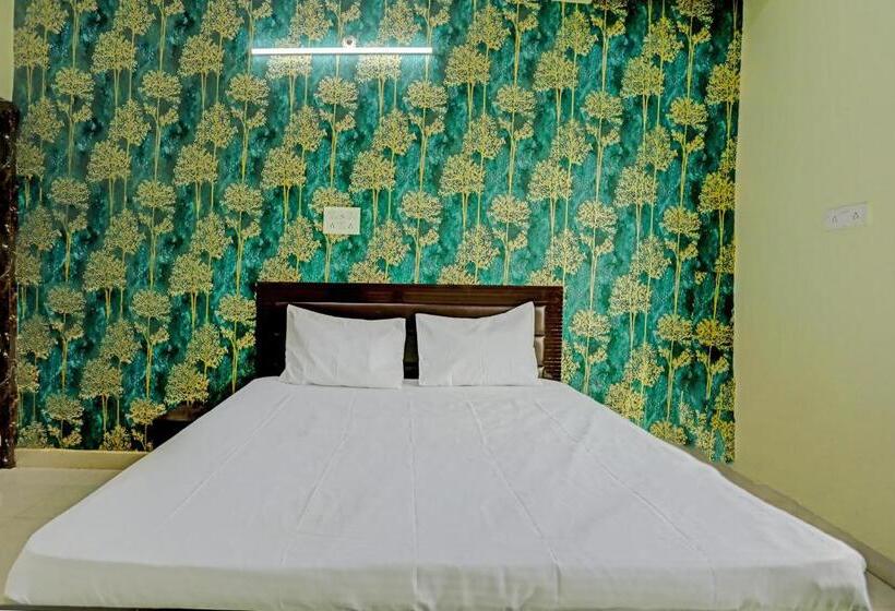 Трехместный Номер Классика, Spot On Hotel Pearl