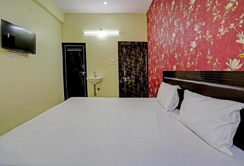 Трехместный Номер Классика, Spot On Hotel Pearl