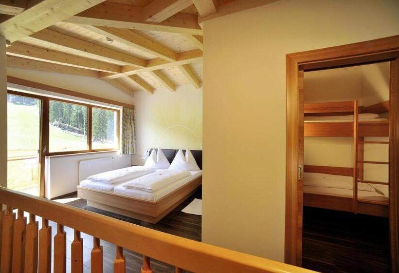 Апартаменты 2 Спальни с Балконом, Familienhotel Moos Alm