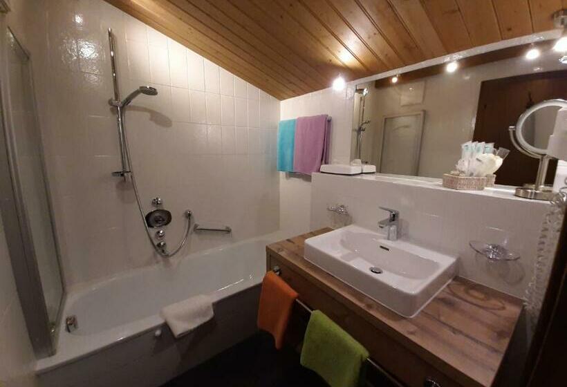 Номер Стандарт, Forellenstube