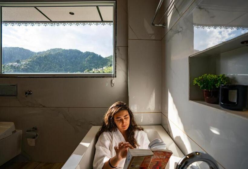 스탠다드 룸 킹사이즈 침대, Alt Life Luxe   Uppper Bhagsu Mcleodganj