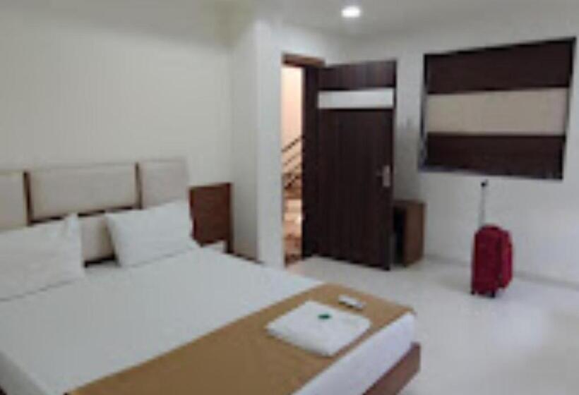Номер Deluxe, Lotus Chandrapur