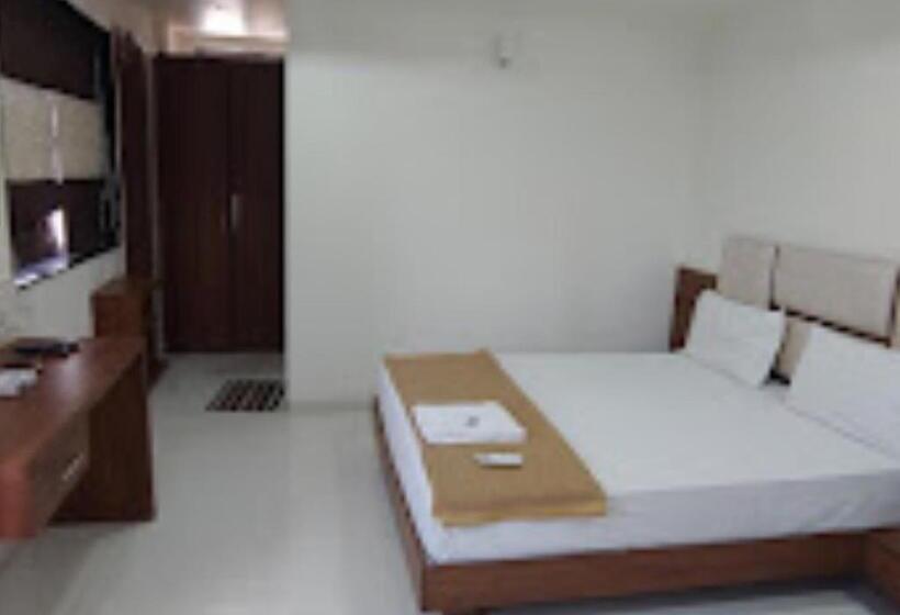 Номер Deluxe, Lotus Chandrapur