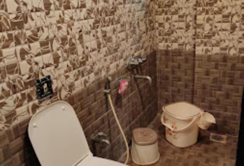 Номер Deluxe, Pratibha Executive 2 Star Osmanabad