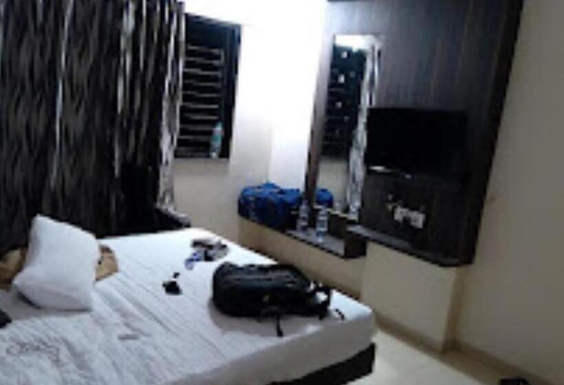 Номер Deluxe, Pratibha Executive 2 Star Osmanabad