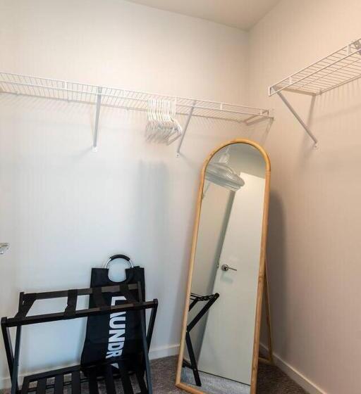 2 Yatak Odalı Daire, Spacioustwo Bdrm2bathrmlaundrygympaid Parking