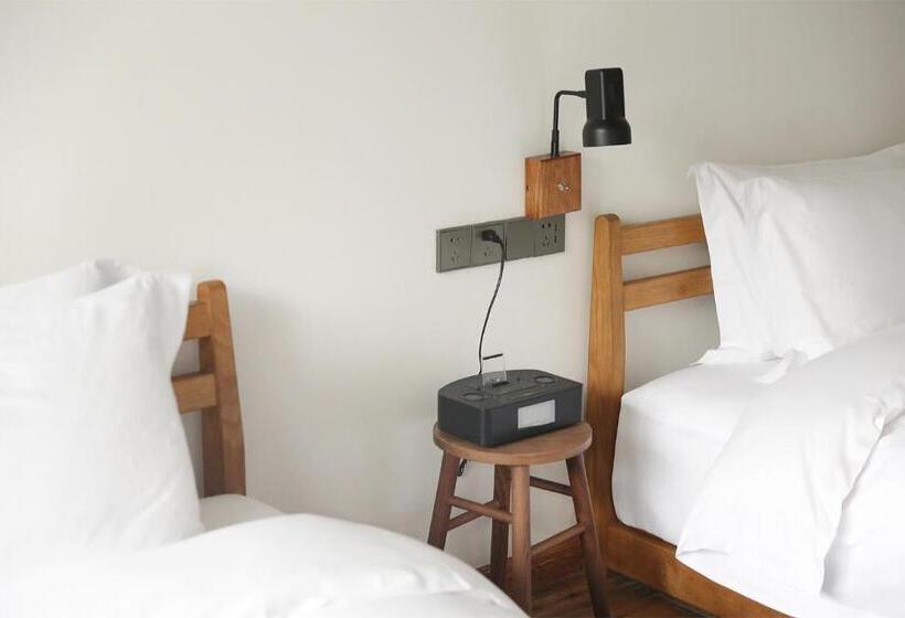 Номер Стандарт с Балконом, Hangzhou Tonglu Original Country Lutz B&b