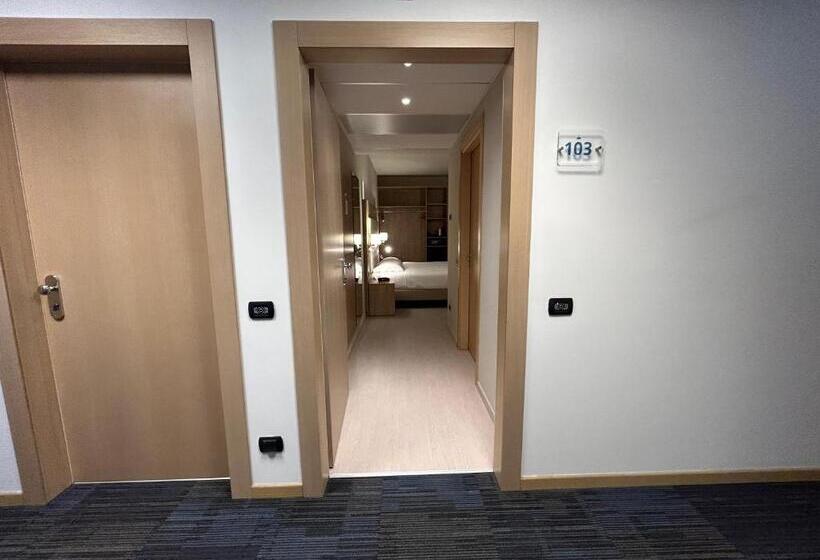 Номер Стандарт, Tower Hotel Malpensa