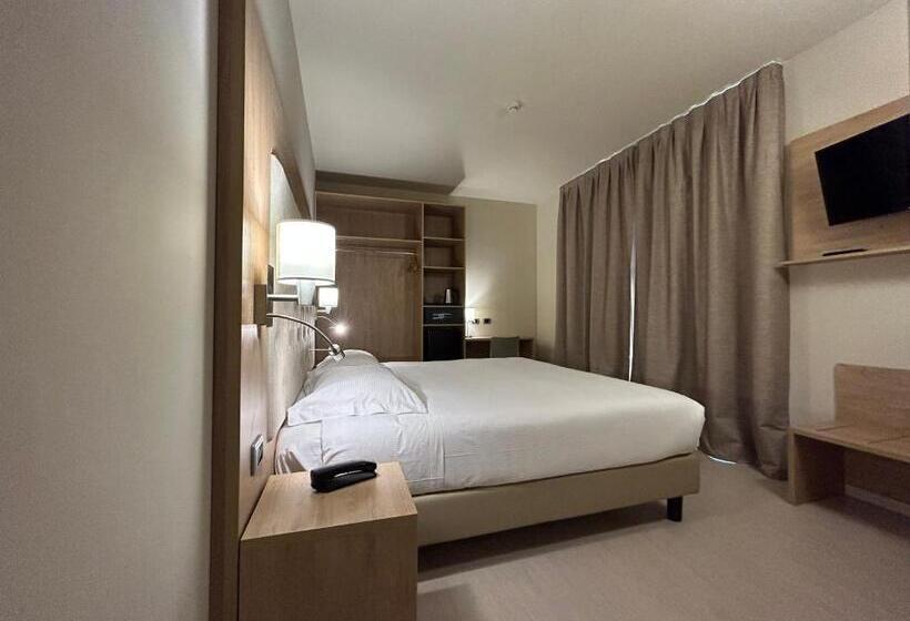 Номер Стандарт, Tower Hotel Malpensa