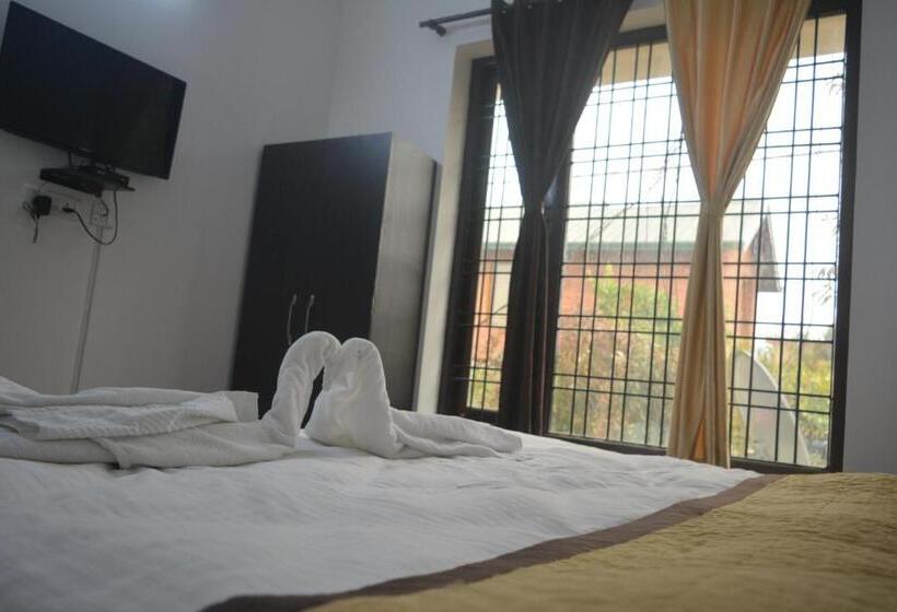 Номер Стандарт, Upvan Inn Bhimtal