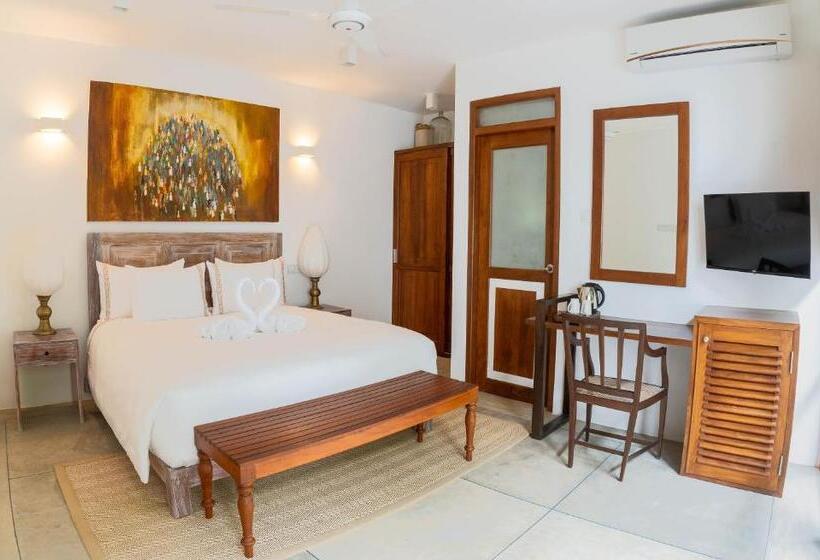 Номер Стандарт с Балконом, Villa V Kalutara