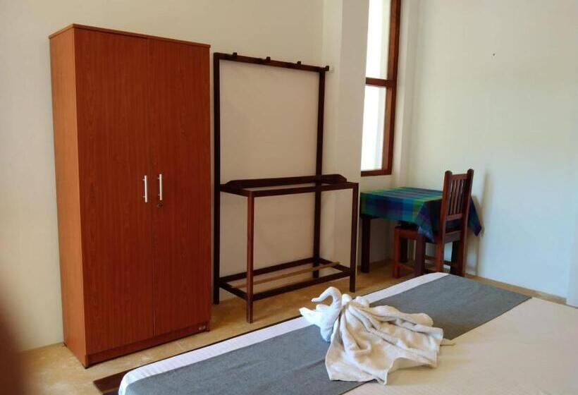 Номер Deluxe Вид на Море с Балконом, Opera Beach Inn
