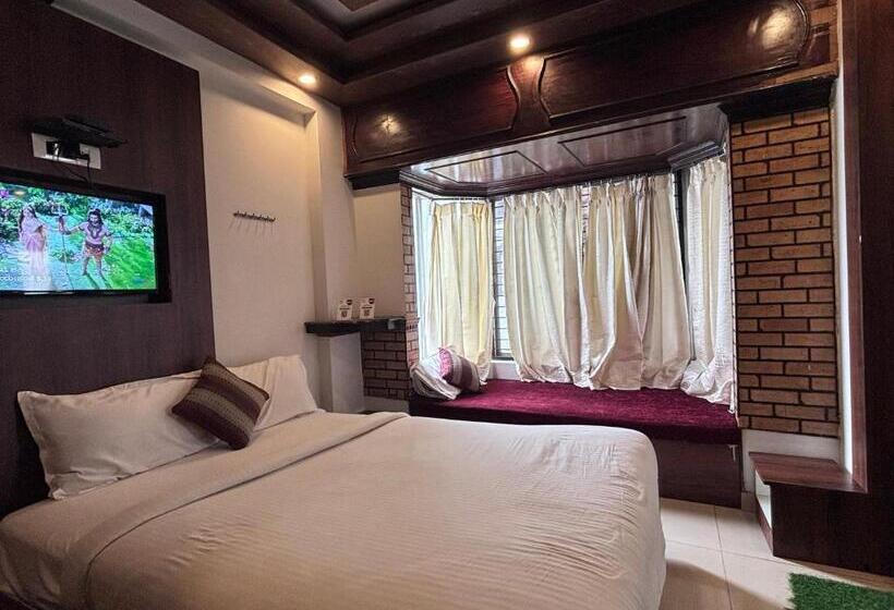 家庭间, Staymaker Hotel Raj Empire
