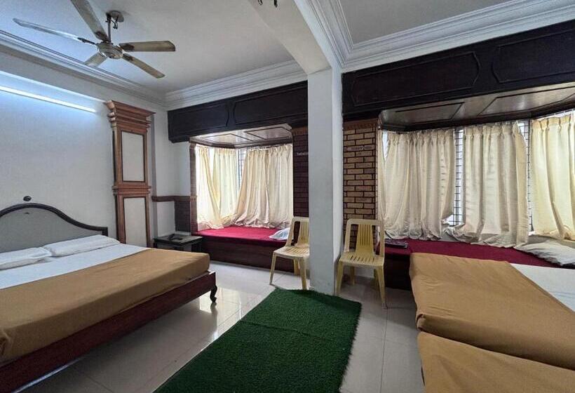 家庭间, Staymaker Hotel Raj Empire