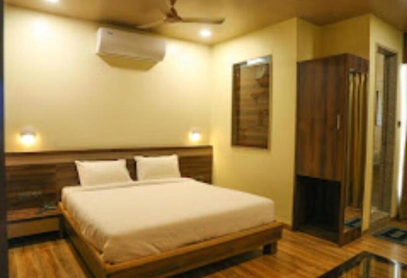 Номер Deluxe, Gopala Palace Ballarpur