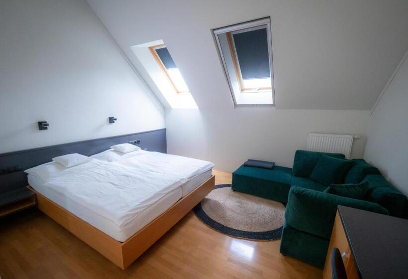 Номер Deluxe с Балконом, Weingut & Gästezimmer Zillinger