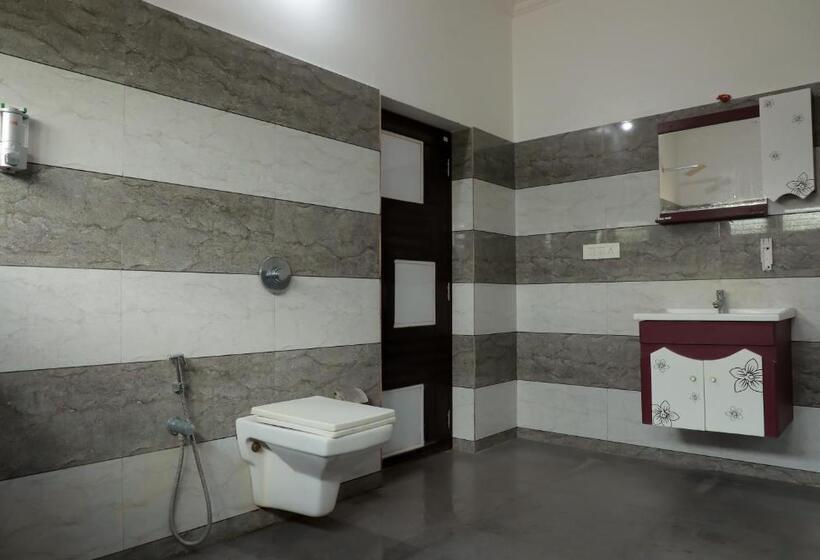 이그제큐티브 스위트, Edakkal Home Stay