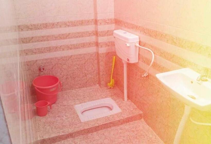 اتاق کلاسیک سه تخته, Oyo Sm Galaxy