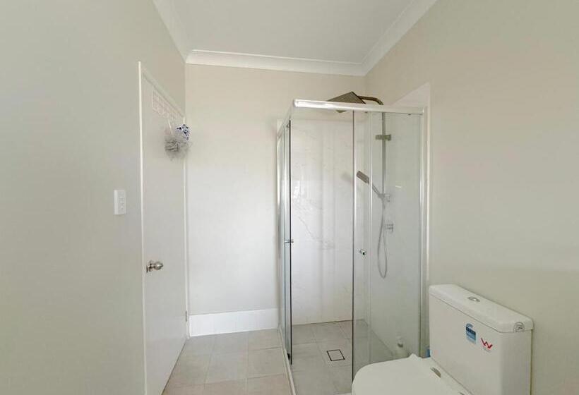 Дом 1 Спальня, Sydney Farm Stay    Live With Nature And Animals